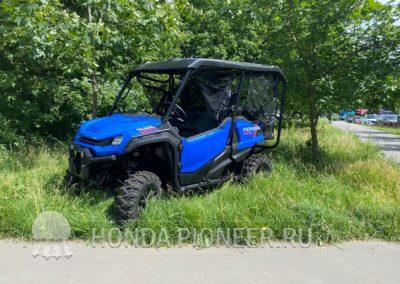 Honda Pioneer 1000-5 Deluxe